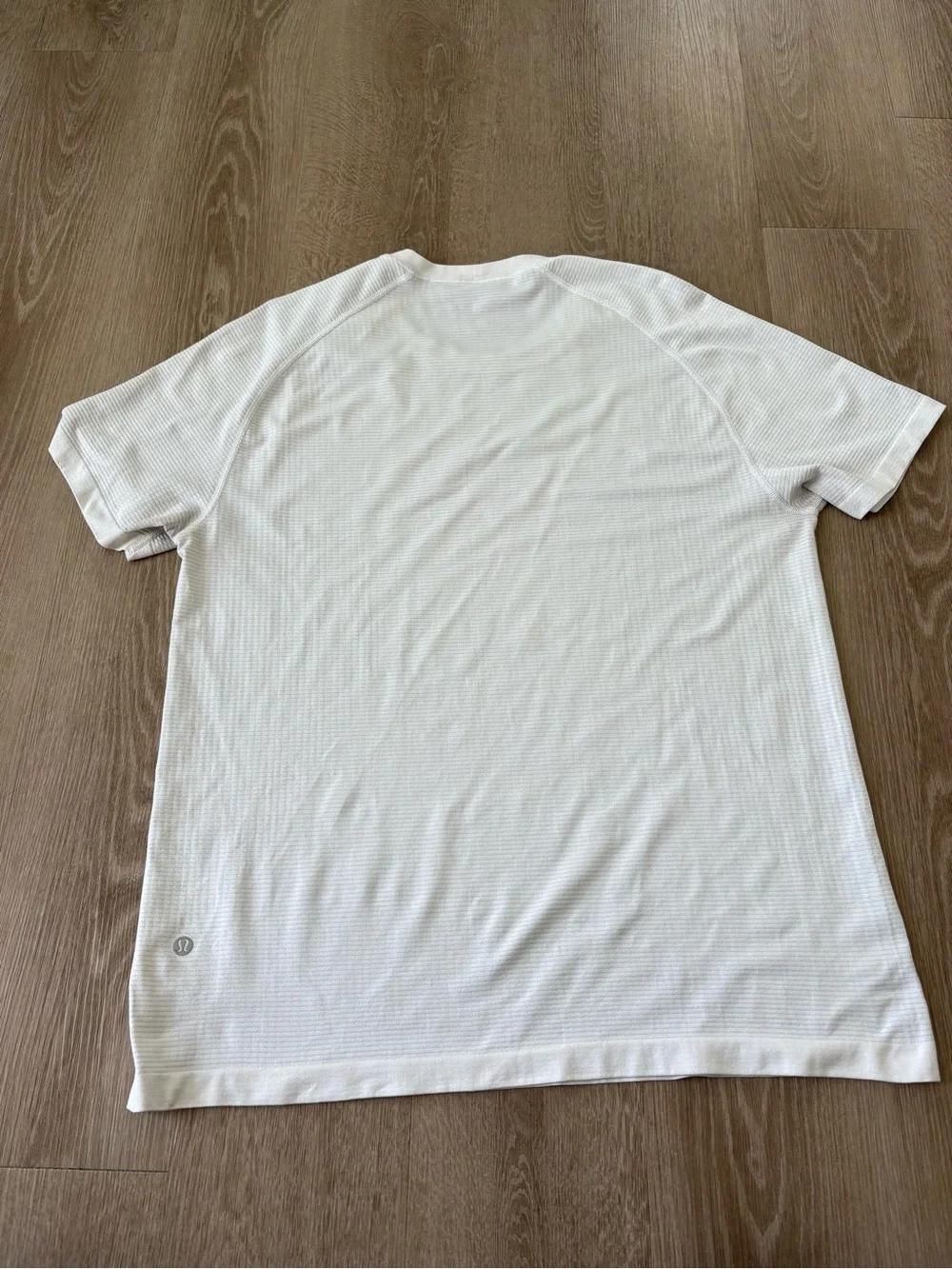 lululemon athletica Men's Cream Short-Sleeve Performance Tee